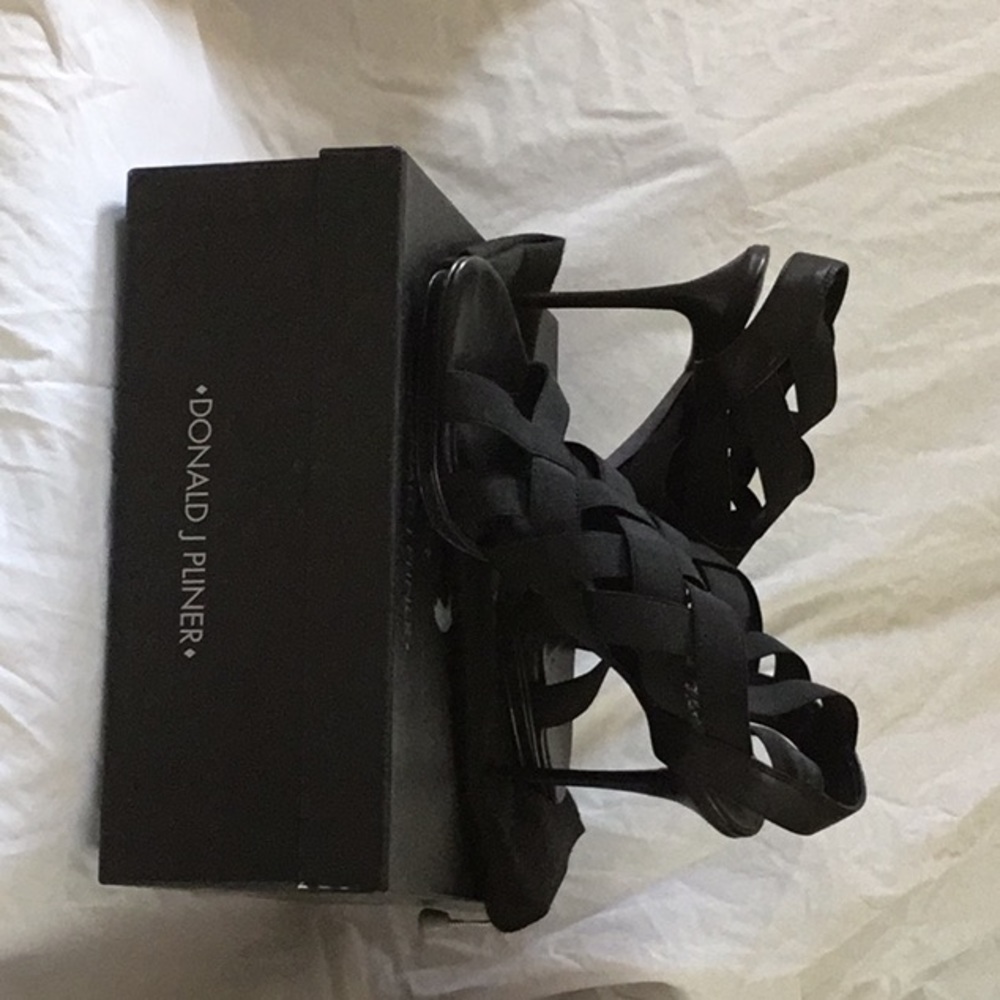 Donald J Pliner Maddie Black Elastic Heel